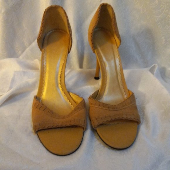 BCBG Paris Tan Suede Open Toe High Heels Size 7.5 - Picture 2 of 14